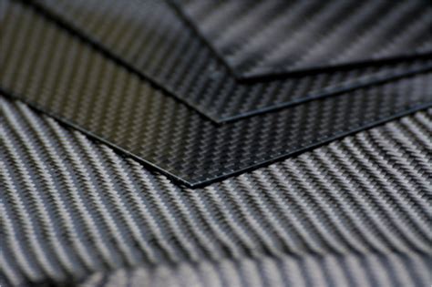  Continuous Carbon Fiber Composites: Des Champions de la Légèreté et de la Résistance !