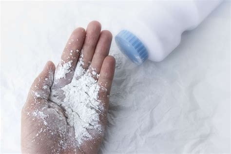  Talc ! Une Substance Polyvalente au Service de l’Industrie Moderne et du Bébé Heureux